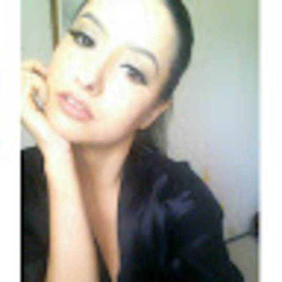 Meet your Posher, Demetria - Picture 1 of 1